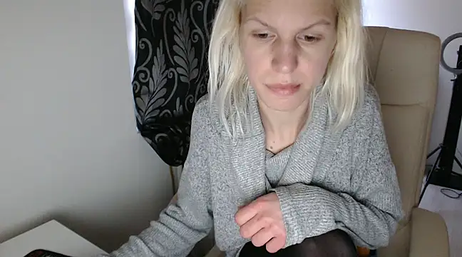 Snapshot of ElssaRush chatting on March 2025 06:39:02 AM ElssaRush online show from March 2025 06:39:02 AM