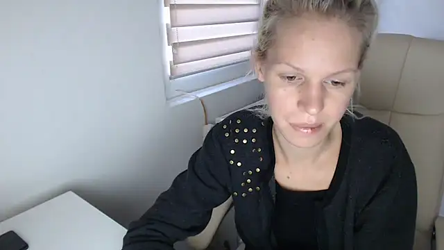 Snapshot of ElssaRush chatting on September 2025 05:18:02 AM ElssaRush online show from September 2025 05:18:02 AM