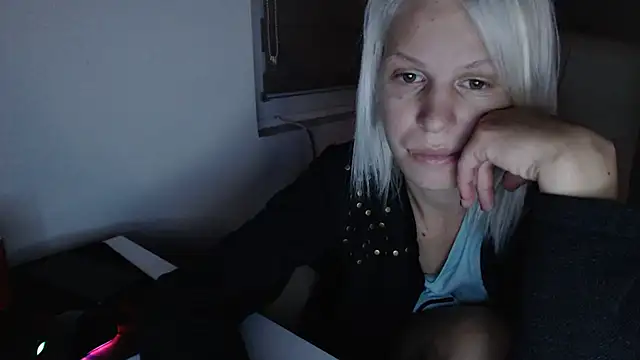 Snapshot of ElssaRush chatting on September 2025 02:04:02 AM ElssaRush online show from September 2025 02:04:02 AM