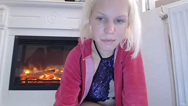 Snapshot of ElssaRush chatting on October 2025 10:49:02 AM ElssaRush online show from October 2025 10:49:02 AM