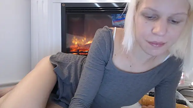 Snapshot of ElssaRush chatting on October 2025 10:59:02 AM ElssaRush online show from October 2025 10:59:02 AM