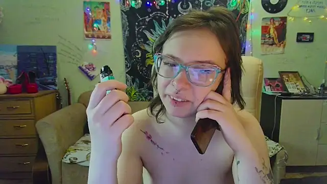 Snapshot of Lil_foxxx chatting on March 2025 05:09:01 PM Lil foxxx online show from March 2025 05:09:01 PM