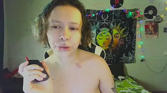 Snapshot of Lil_foxxx chatting on November 2025 10:36:02 AM Lil foxxx online show from November 2025 10:36:02 AM