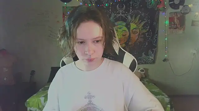 Snapshot of Lil_foxxx chatting on December 2025 11:19:01 AM Lil foxxx online show from December 2025 11:19:01 AM