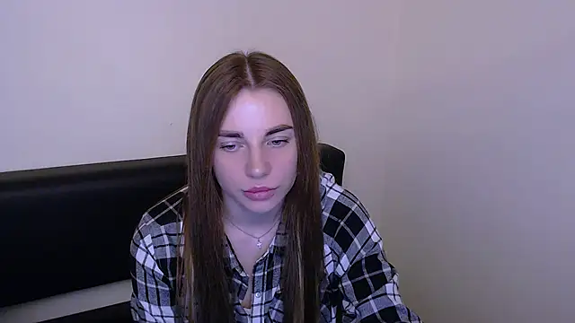 Snapshot of MiaDari_ chatting on March 2025 03:07:02 PM MiaDari online show from March 2025 03:07:02 PM