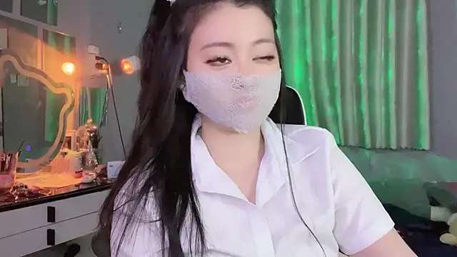 Snapshot of MI_KA22 chatting on September 2025 06:23:02 AM MI KA22 online show from September 2025 06:23:02 AM