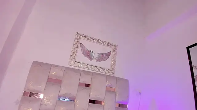 Lola Blondie online show from April 2026 11:36:01 AM