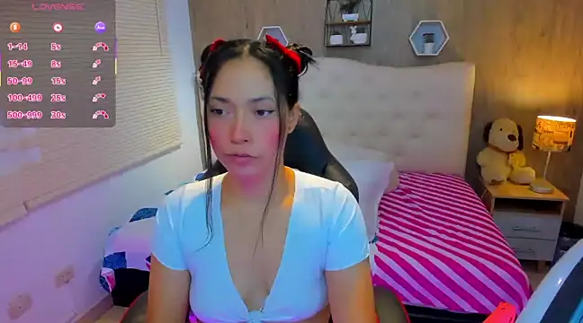  LiilyWong online show from March 2025 04:57:02 AM