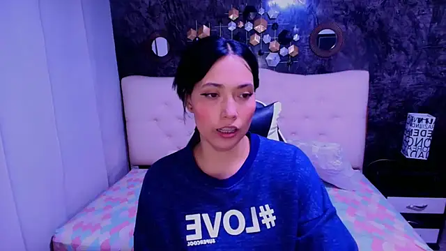  LiilyWong online show from September 2025 04:57:02 AM