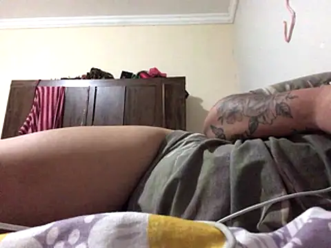 Snapshot of babyluzzy chatting on November 2025 03:06:01 AM babyluzzy online show from November 2025 03:06:01 AM