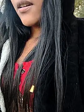 Snapshot of bella_warzon chatting on October 2025 10:39:01 PM bella warzon online show from October 2025 10:39:01 PM