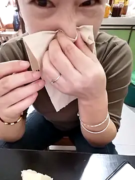 Snapshot of mimi520 chatting on October 2025 12:44:02 AM mimi520 online show from October 2025 12:44:02 AM