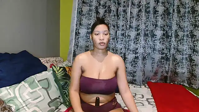 Tallwildnspicey98 online show from June 2026 04:57:01 AM