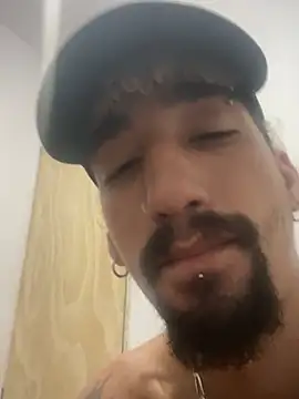 Snapshot of MrPickles696 chatting on March 2025 10:45:02 AM MrPickles696 online show from March 2025 10:45:02 AM