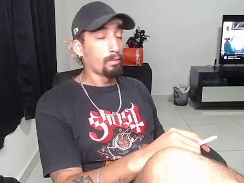 Snapshot of MrPickles696 chatting on March 2025 01:22:01 AM MrPickles696 online show from March 2025 01:22:01 AM