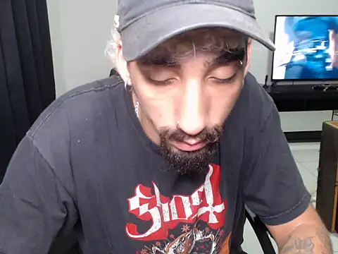 Snapshot of MrPickles696 chatting on March 2025 04:24:02 AM MrPickles696 online show from March 2025 04:24:02 AM