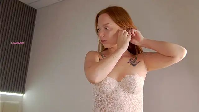 Snapshot of NikaDines chatting on September 2025 01:29:01 AM NikaDines online show from September 2025 01:29:01 AM