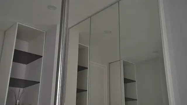 MiraBliss online show from April 2026 06:10:01 PM