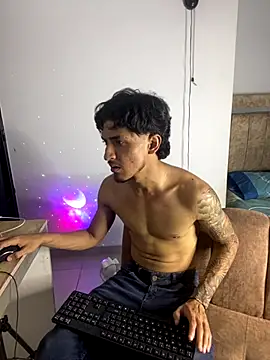 Snapshot of Zayn_kane chatting on December 2025 12:30:01 AM Zayn kane online show from December 2025 12:30:01 AM