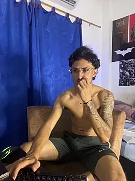 Snapshot of Zayn_kane chatting on December 2025 12:17:02 AM Zayn kane online show from December 2025 12:17:02 AM