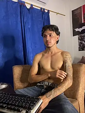 Snapshot of Zayn_kane chatting on January 2026 02:02:02 AM Zayn kane online show from January 2026 02:02:02 AM