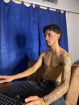 Snapshot of Zayn_kane chatting on February 2026 12:42:02 AM Zayn kane online show from February 2026 12:42:02 AM