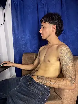 Snapshot of Zayn_kane chatting on February 2026 01:02:02 AM Zayn kane online show from February 2026 01:02:02 AM