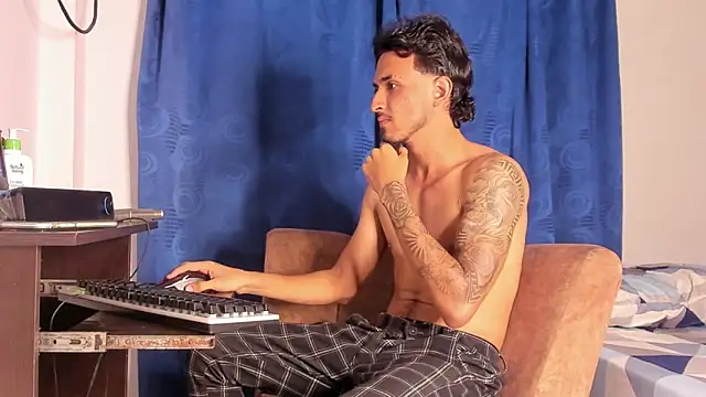 Snapshot of Zayn_kane chatting on February 2026 03:35:01 AM Zayn kane online show from February 2026 03:35:01 AM