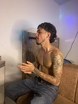 Snapshot of Zayn_kane chatting on February 2026 01:36:01 AM Zayn kane online show from February 2026 01:36:01 AM