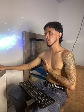 Snapshot of Zayn_kane chatting on February 2026 04:33:02 AM Zayn kane online show from February 2026 04:33:02 AM