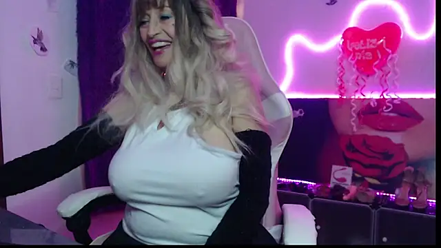 Snapshot of Matureboobs_111 chatting on September 2025 02:26:01 AM Matureboobs 111 online show from September 2025 02:26:01 AM