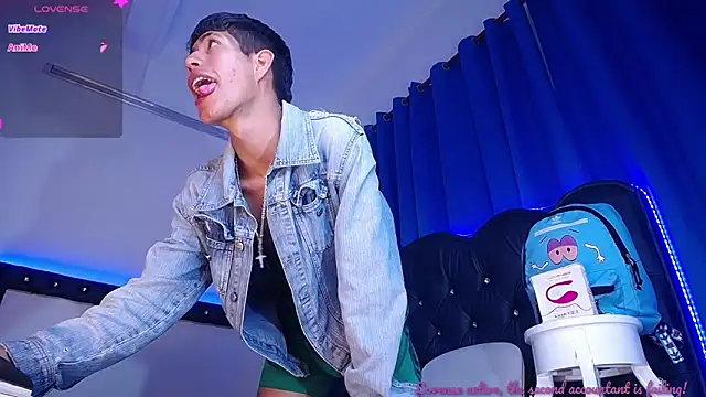 dareck 18 online show from September 2025 12:10:02 PM