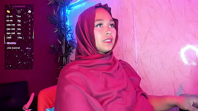 Snapshot of BBWHijab chatting on March 2025 11:21:02 AM BBWHijab online show from March 2025 11:21:02 AM