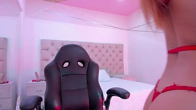 NaomiFrost online show from February 2026 01:19:01 PM