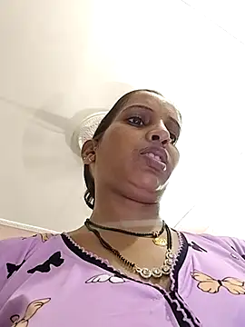 Snapshot of Hotty-Nidhi chatting on October 2025 05:32:02 PM Hotty-Nidhi online show from October 2025 05:32:02 PM