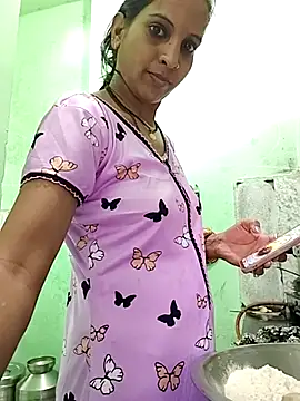 Snapshot of Hotty-Nidhi chatting on October 2025 05:38:01 AM Hotty-Nidhi online show from October 2025 05:38:01 AM