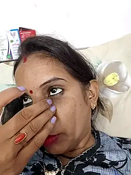 Snapshot of Hotty-Nidhi chatting on October 2025 03:09:01 PM Hotty-Nidhi online show from October 2025 03:09:01 PM