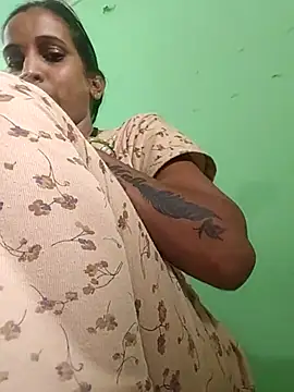 Snapshot of Hotty-Nidhi chatting on October 2025 04:57:02 AM Hotty-Nidhi online show from October 2025 04:57:02 AM