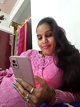 Snapshot of Hotty-Nidhi chatting on October 2025 03:36:01 PM Hotty-Nidhi online show from October 2025 03:36:01 PM