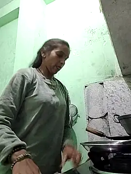 Snapshot of Hotty-Nidhi chatting on November 2025 05:24:01 PM Hotty-Nidhi online show from November 2025 05:24:01 PM