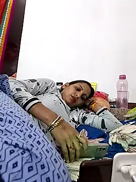 Snapshot of Hotty-Nidhi chatting on December 2025 04:14:01 PM Hotty-Nidhi online show from December 2025 04:14:01 PM