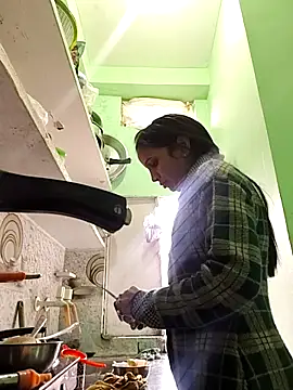 Snapshot of Hotty-Nidhi chatting on December 2025 04:53:01 AM Hotty-Nidhi online show from December 2025 04:53:01 AM