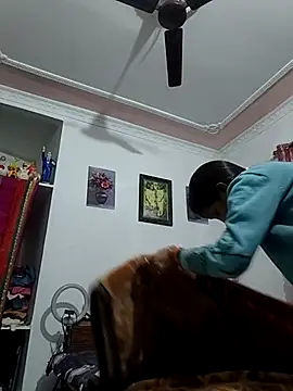 Snapshot of Hotty-Nidhi chatting on February 2026 04:39:01 AM Hotty-Nidhi online show from February 2026 04:39:01 AM