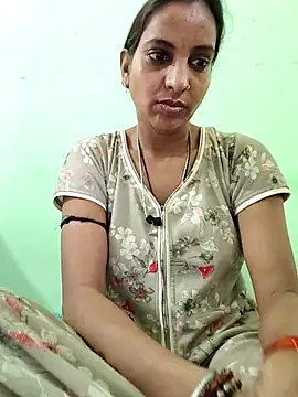 Snapshot of Hotty-Nidhi chatting on February 2026 05:45:01 AM Hotty-Nidhi online show from February 2026 05:45:01 AM