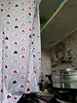 Snapshot of Hotty-Nidhi chatting on February 2026 04:32:01 AM Hotty-Nidhi online show from February 2026 04:32:01 AM