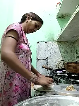 Snapshot of Hotty-Nidhi chatting on February 2026 04:37:02 PM Hotty-Nidhi online show from February 2026 04:37:02 PM