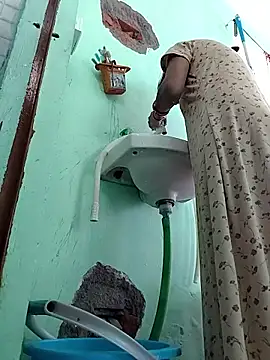 Hotty-Nidhi online show from March 2026 03:09:01 AM