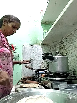 Hotty-Nidhi online show from April 2026 04:00:02 PM