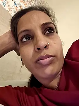 Snapshot of Hotty-Nidhi chatting on May 2026 06:24:01 PM Hotty-Nidhi online show from May 2026 06:24:01 PM