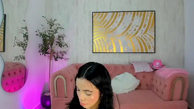 Krissi latore online show from May 2026 12:23:02 PM
